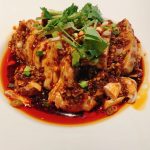 骨付きヨダレ鶏と四川風もつ炒めがたまらない！新橋の沸騰漁府はやはり凄い！